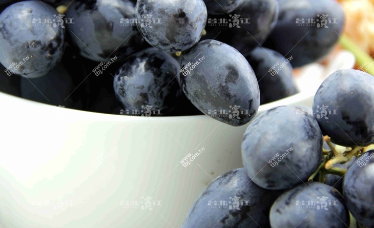 【台北濱江】印度無籽黑葡萄2kg/盒~多汁味美，無籽爽口！